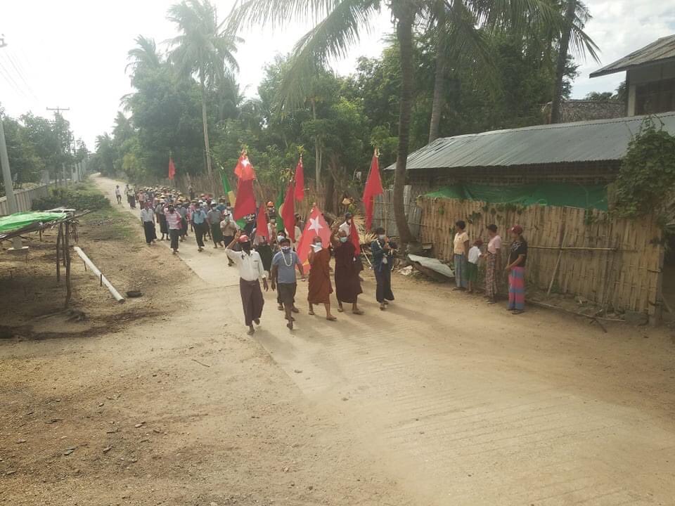 klatpri's tweet photo. A coalition villages strike was held in Budalin township today (June 25) to defy military dictatorship. #WhatsHappeningInMyanmar #June25Coup #MilkTeaAlliance https://t.co/1SUUrjYfkN