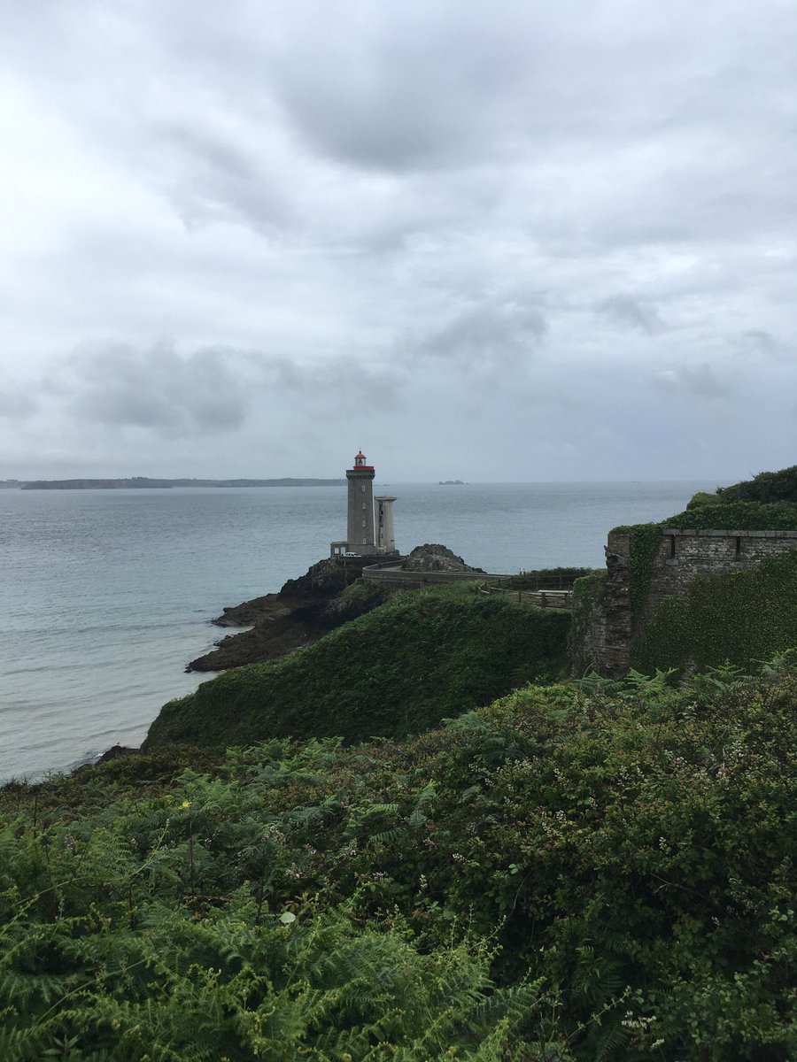 MonforteBernard's tweet photo. Demain départ du Tour de France, @pharedupetitminou ⁦@regionbretagne⁩ ⁦@richardguedj⁩ https://t.co/IrkMOh3OvQ