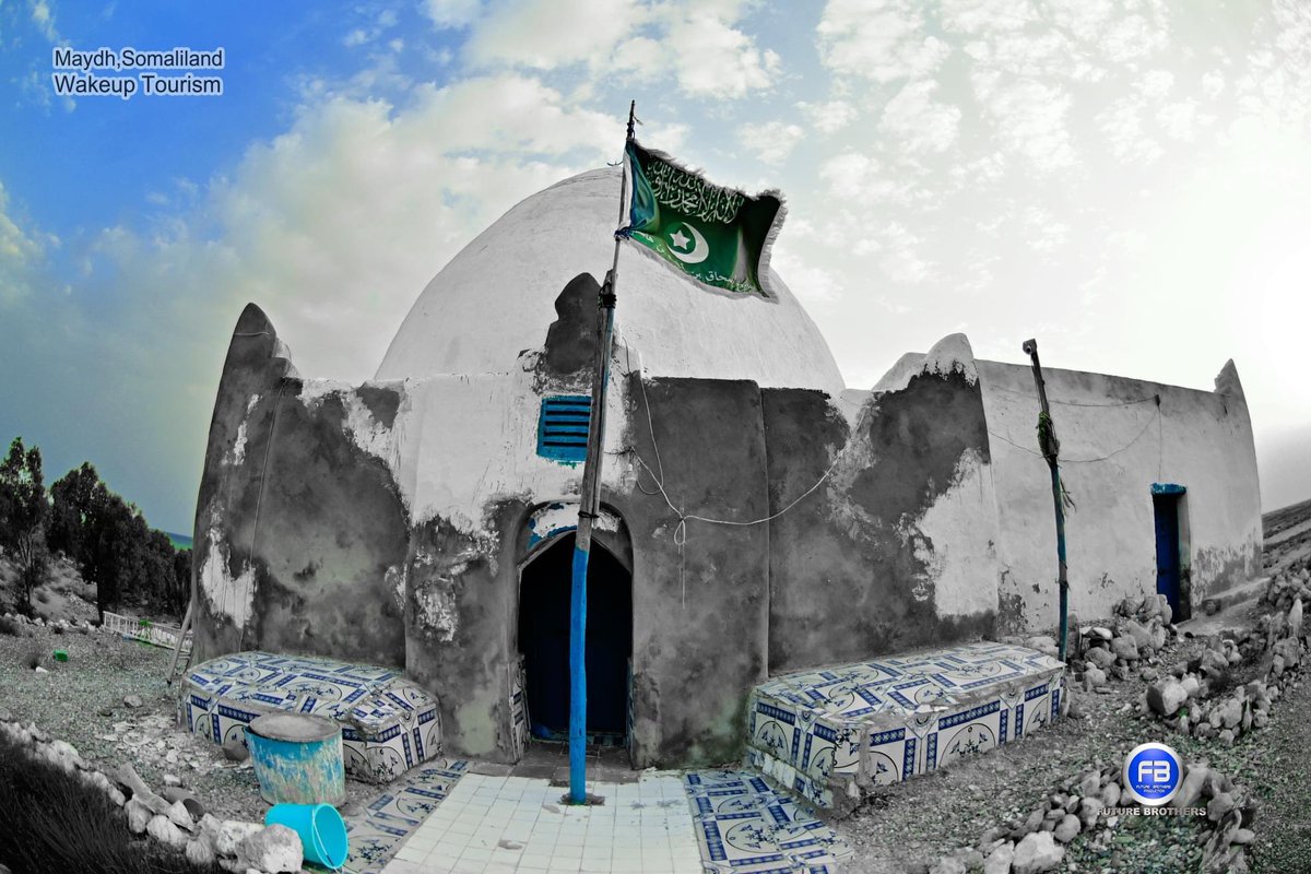 mubarigmario's tweet photo. Qabriga #sheekhisaxaaq bin Axmed (AHUN) #Maydh #Sanaag #somaliland
#wakeuptoursim #futurebrothers https://t.co/gFUsJEqLL4