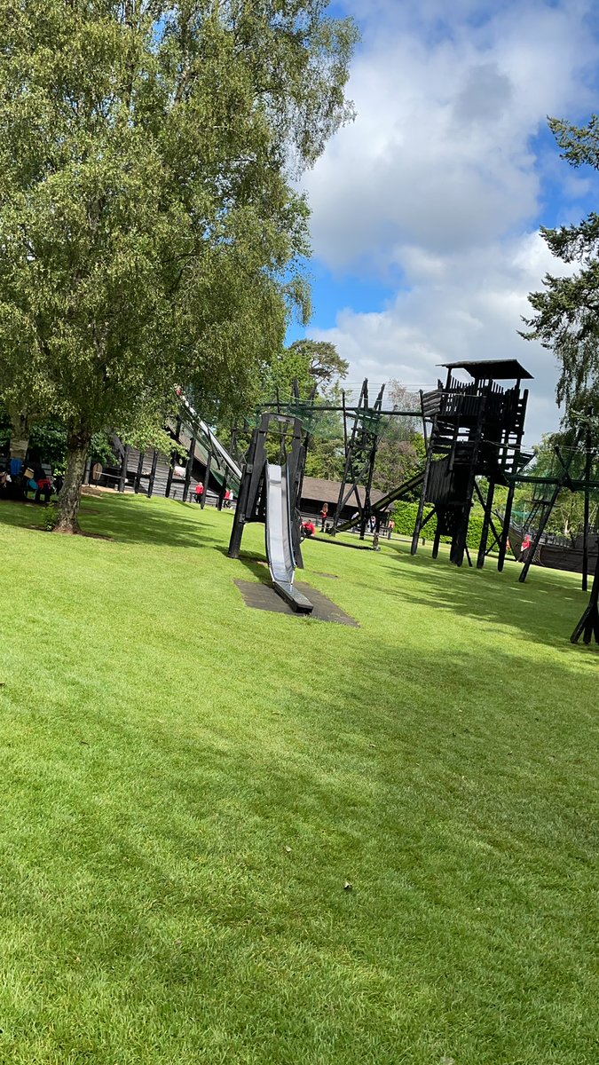 OaktreePrimary's tweet photo. We have arrived at @BowoodHouse and are having great fun on the park #OaktreeAtBowood https://t.co/rk8VwWJ5Lz