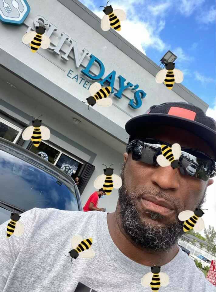 RickeySmiley's tweet photo. I was attacked by bees at #TrickDaddy's restaurant 😂😂😂😂 https://t.co/y3pFCqm66I