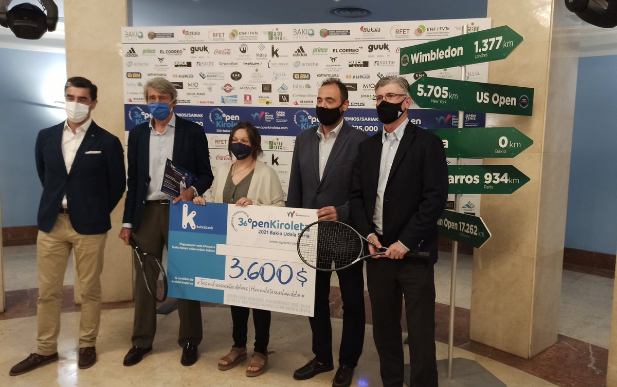 openkiroleta's tweet photo. Arrancamos con la presentación del 36. #OpenKiroleta en el #HotelCarlton de Bilbao. https://t.co/N5i9tA7Vcp