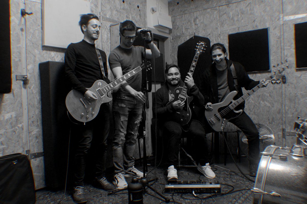 DiveExit's tweet image. #SundayStudioDay 🎸