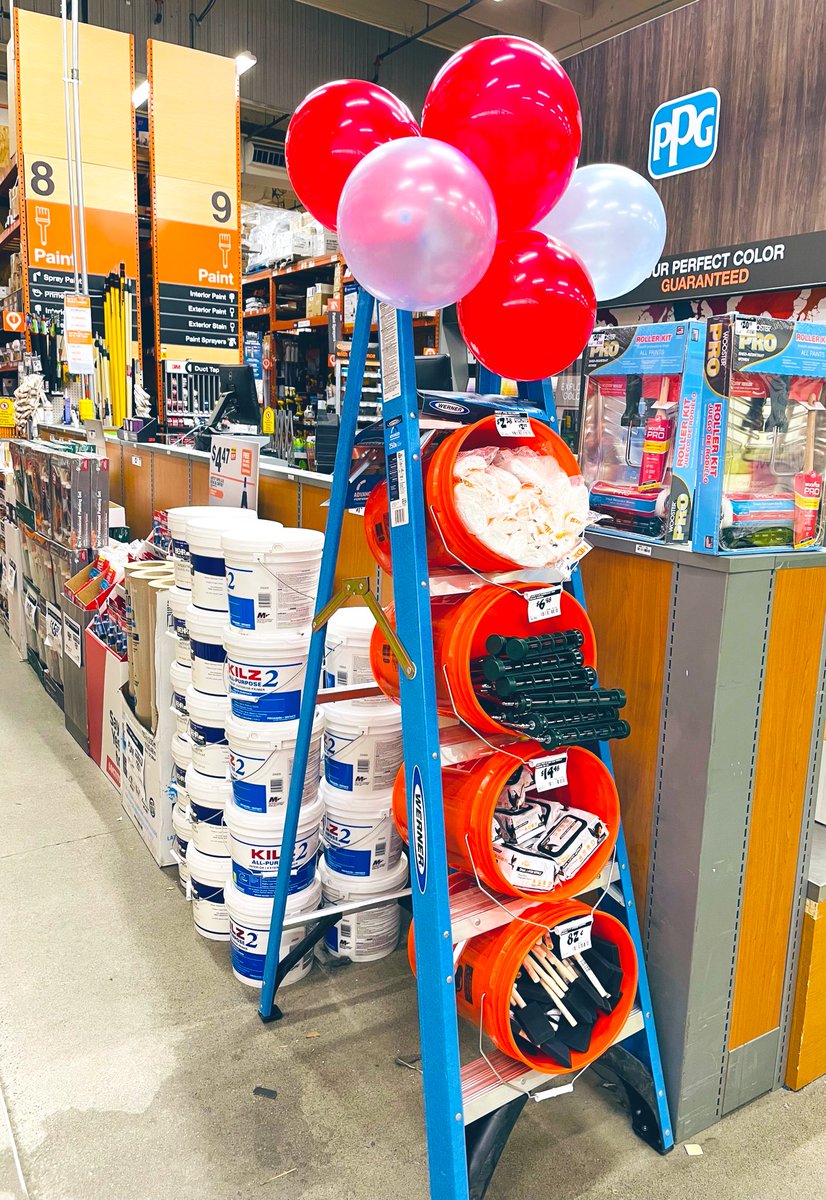 4702 Lander Legends are ready to drive sales this weekend! @JKirkHD @Ken_D19DM <a href="/ChuckSly2/">Chuck Sly</a> <a href="/Shepoftheyear77/">jason shepard</a> <a href="/magnusson_mike/">Mike Magnusson</a>   <a href="/Cody90445277/">Cody</a>