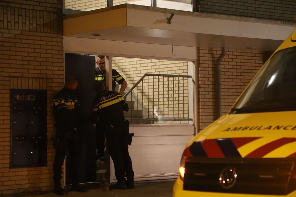 Politie ingezet bij woningoverval Leeuwarden: bewoner gewond naar ziekenhuis (video) - #Friesland -..