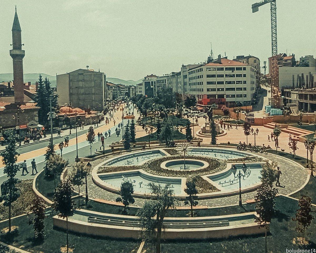 boludrone14's tweet photo. #Bolu #boludrone #BoluBelediye #BoluBelediyesi #aibü #izzetbaysalcaddesi #cinematic #sinematik https://t.co/eGLDae7uX8