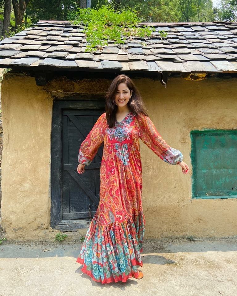 Filmy_Radar's tweet photo. 👉🤗 Beautiful #YamiGautam

#GoodMorning

#ritukumar #womanofrk #ritukumarss21 #ad #ritukumarhq #celebrity #bollywood #positivevibes #likeforlikes #followforlikes #filmyradar https://t.co/vMJH5T299C