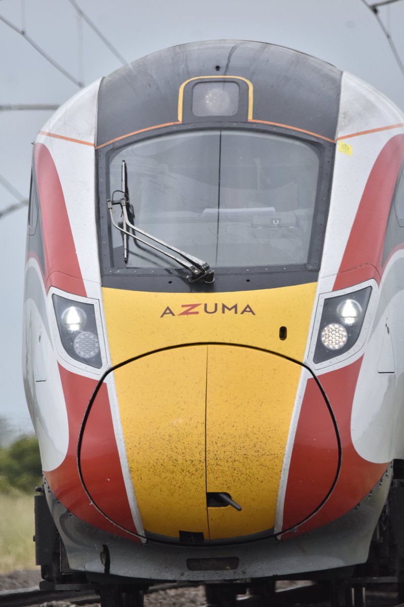 Class8xx's tweet photo. Trip out to one of fav locations in Lincolnshire Frinkely Lane just north of Grantham, Full line speed passes @ 125mph @Hull_Trains 802305 #Pargon and plenty of @lner #Azumas passing https://t.co/4slqByDo24