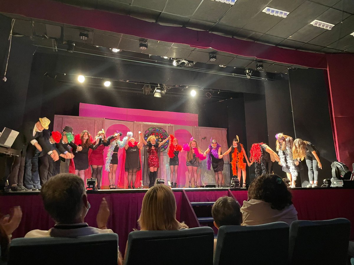 Si no pudiste venir este jueves, todavía llegas a tiempo. Sábado y Domingo función a las 20,00 horas. 100 minutos de diversión garantizando. Nos vemos con el <a href="/Teatro_AAACEMA/">Teatro AAACEMA | #AAACEMATeatro</a> en el <a href="/teatrocarolina/">Teatro Carolina</a> con la obra #consuelodivino del gran @CARLESBORI