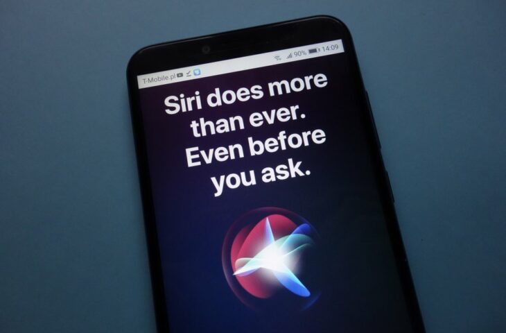 margagooren's tweet photo. 'Ik lijk Siri wel!' Deze uitspraak hoorde ik vorige week van een vrouwelijke dokter.
#drukkedokter, voel jij je ook vaak een Siri of meer een duizenddingendoekje? Lees hier verder hoe dat komt en wat je eraan kunt doen.
https://t.co/cdxU0bvY2a https://t.co/rn0JCahSCZ