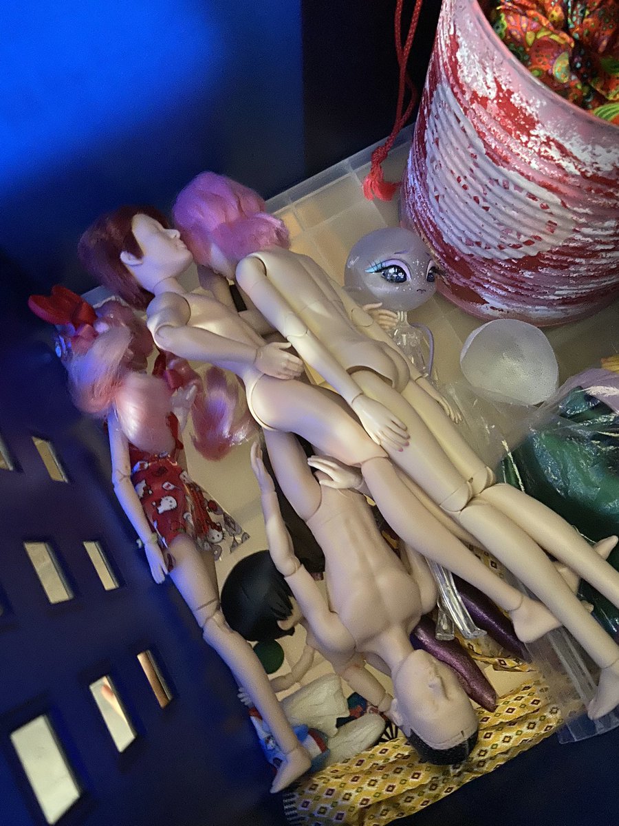 urbyfay's tweet photo. doll hell.

#wip #workinprogress https://t.co/A4pwfp9i43