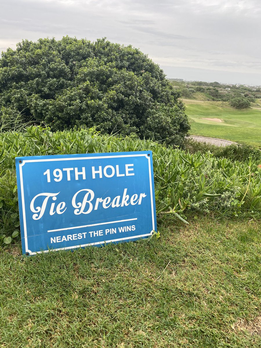 Nice quick way to sort out ties for any match - one shot chip off! #golf #stfrancislinks