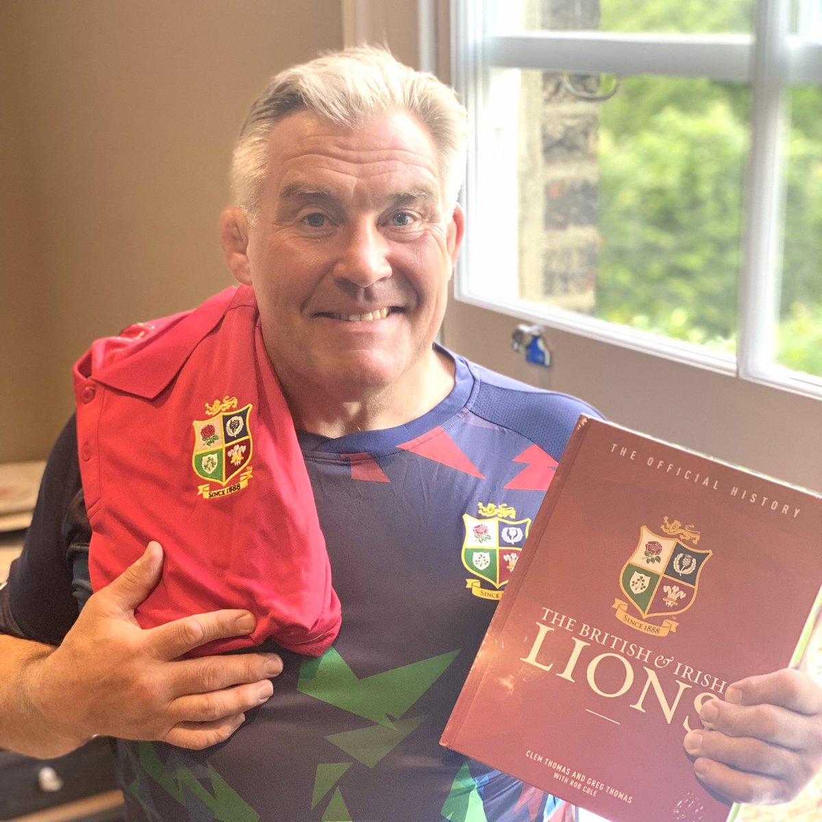 Jason Leonard (@jasonleonard114) on Twitter photo 🦁 Competition! 🦁
Win a ‘History of the British & Irish Lions’ & one of my <a href="/lionsofficial/">British & Irish Lions</a> 2021 Tour Polo Shirts
Choose if you’d like them signed.
🦁 Follow & Retweet to Enter 🦁
Ends 30.6.21 at 23.59 🦁 Competition! 🦁
Win a ‘History of the British & Irish Lions’ & one of my <a href="/lionsofficial/">British & Irish Lions</a> 2021 Tour Polo Shirts
Choose if you’d like them signed.
🦁 Follow & Retweet to Enter 🦁
Ends 30.6.21 at 23.59