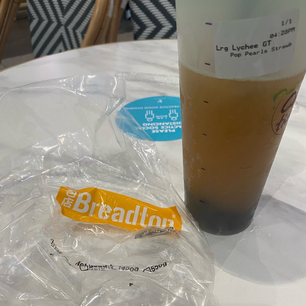 brissydeb's tweet photo. No control. I just sat and ate a whole packet of #breadtop taro filled buns. Debating going back for a second packet 😟 sugar diabetes here I come.... https://t.co/UN7aWYU4ko