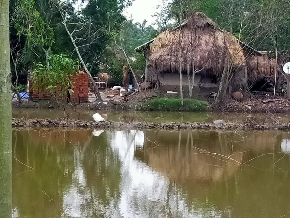OVAAT_1VILLAGE's tweet photo. #OVAAT is heading to #Sundarbans. The area is already in distress due to the cyclone &amp; lack of livelihood.
We are setting up #CovidReliefCamp in various parts of #Sundarbans to help them. Our camps will be equipped with all #Covid19 essentials. Please come forward to support. https://t.co/0KbYqJVjWK
