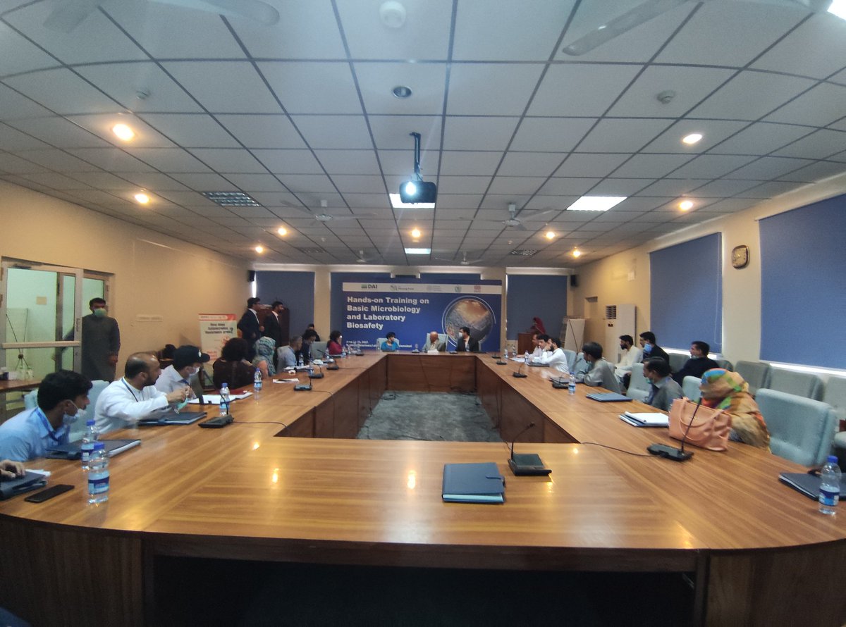 RafiaRajput's tweet photo. Closing ceremony of #BasicMicrobiology and #LaboratoryBiosafety #Training conducted by @DAIGlobal, @healthsecurityp, @FlemingFund with the collaboration of #NVL #Pakistan
During the interacive session the #ChiefGuest Mr. @GhufranMemon @mnfsr appreciated the efforts of the team. https://t.co/FCcBSW4PC5