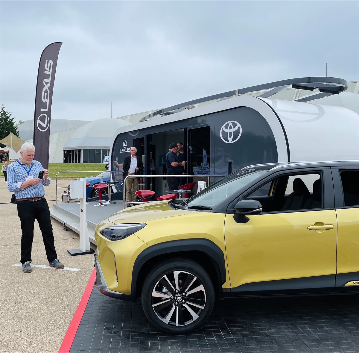 Clear B2B tweet media