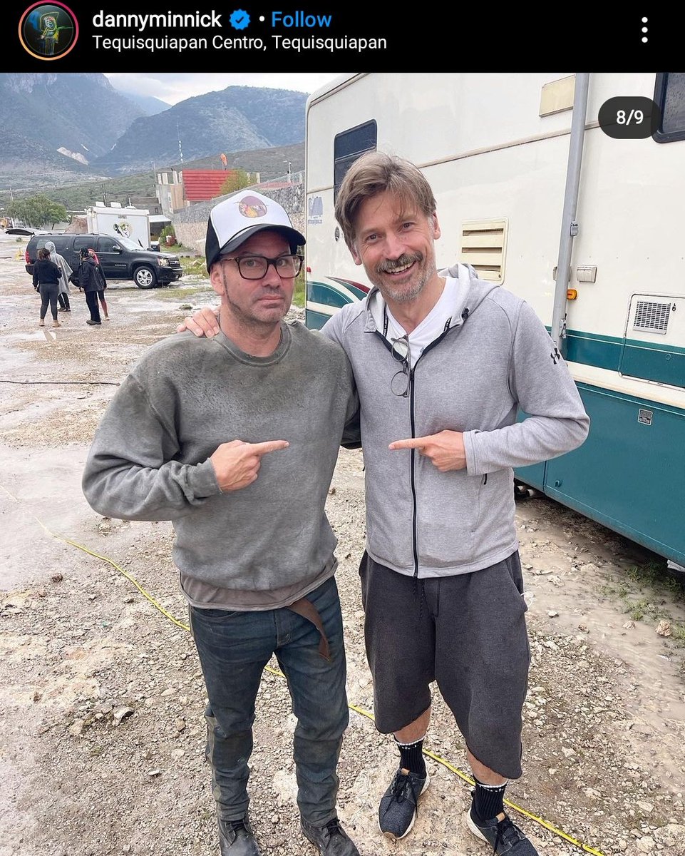 BrienneDoStuff's tweet photo. This man can wear anything and he still looks amazing https://t.co/8sGya4Nnle