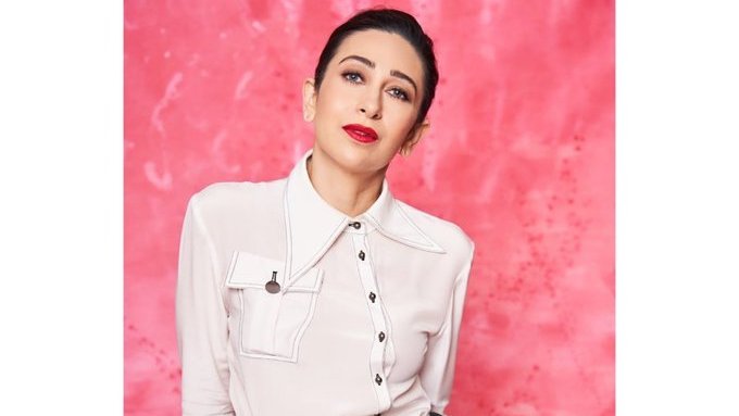 Here\s wishing the gorgeous, Karisma Kapoor a very Happy Birthday!    