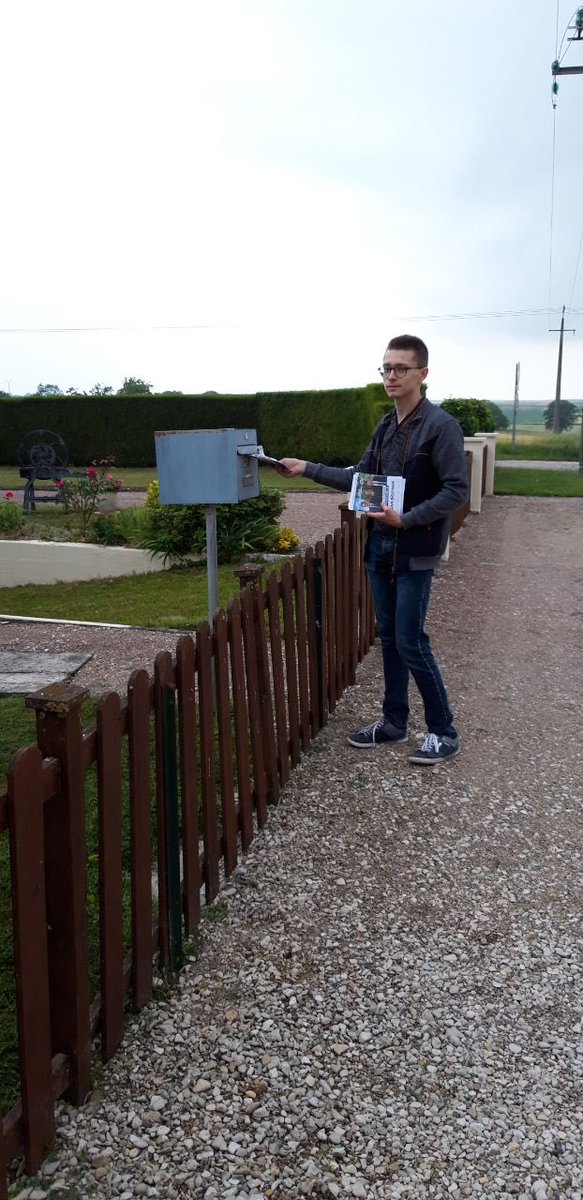 avecRottner_10's tweet photo. Nos colistiers continuent de se mobiliser. Le tractage a de nouveau eu lieu et le travail de promotion continue jusqu’à l’assemblée générale du MEDEF !

@avecRottner2021 
#Regionales2021 #GrandEst #JeanRottner #PlusFortsEnsemble #AvecJeanRottner https://t.co/EF76Z29BPL