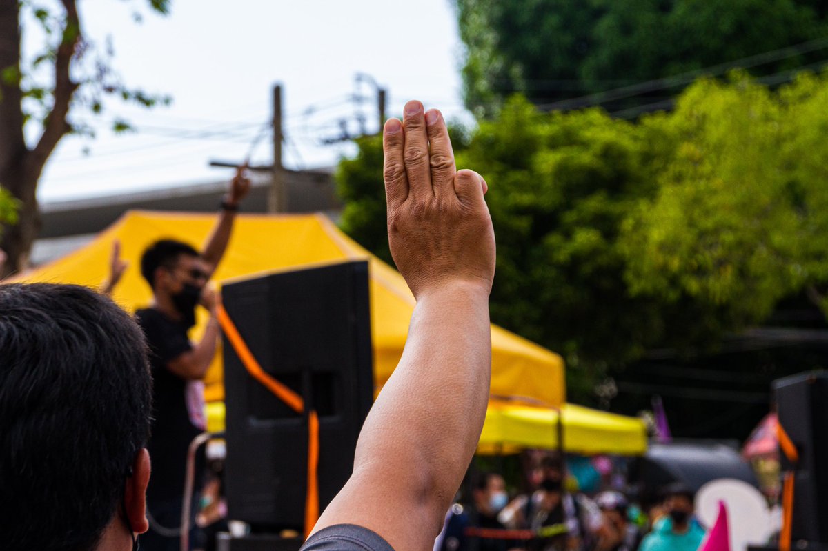 tommywalkertv's tweet photo. Yesterday’s photos of the Thai protests in Bangkok #WhatsHappeningInThailand https://t.co/V8gmYzI3m8