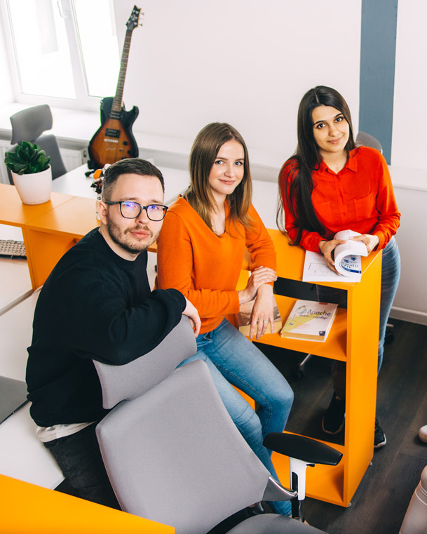 Teamwork is the ability to work together towards the same vision. It is the ability to aim individual achievements towards shared goals.🎯
It is the fuel that allows ordinary people to achieve superb results.🏆

#flexmade_company  #itukraine #outsource #softwareengineering