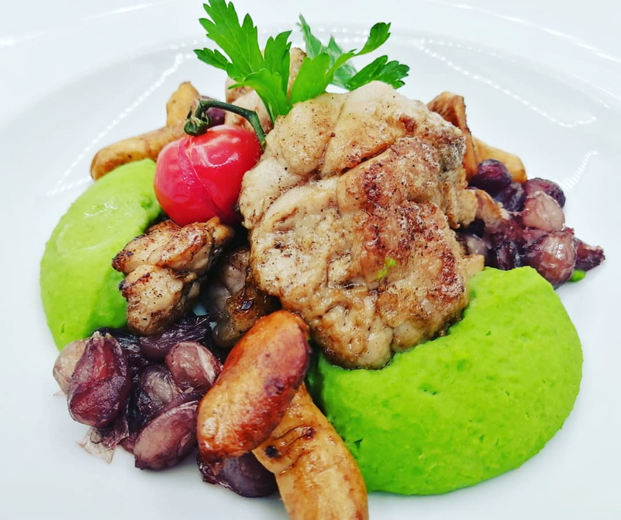 Vous laisserez-vous tenter par notre Meunière de ris de <a href="/VeauAS/">Veau Aveyron Ségala</a> accompagnée de son crémeux de petits pois ? 😋 Tout simplement délicieux 🤤

🍴 Découvrez notre carte : ambassade-auvergne.fr/fr/carte-menus

<a href="/Auvergne/">Auvergne Tourisme 🌻</a> #maitrerestaurateur #Paris <a href="/R_Qualite/">Collège Culinaire de France</a>  <a href="/Paris/">Paris</a>