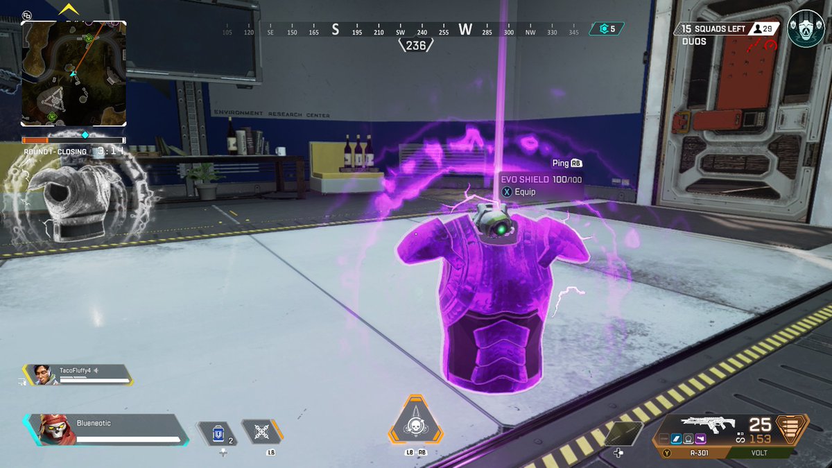 BLUENEOTICC's tweet photo. He'll grow into it 
#ApexLegends https://t.co/teTXPXJwqa