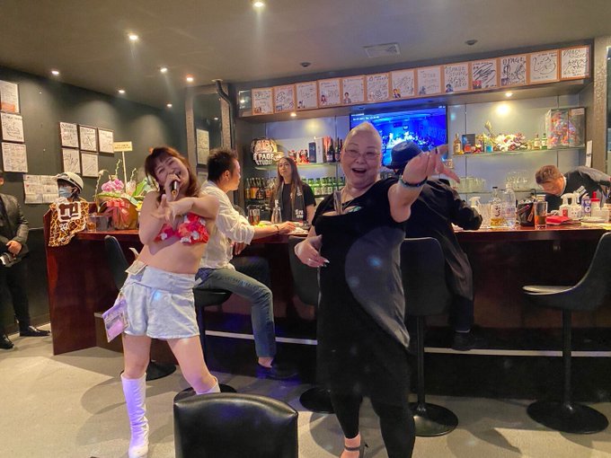 ステージではるびちゃんりこちゃんが  そのうしろでママと私のピンクレディー♡  どピンクレディーが2組できたよ❣️ https://t.co/b9B2bP4BJA