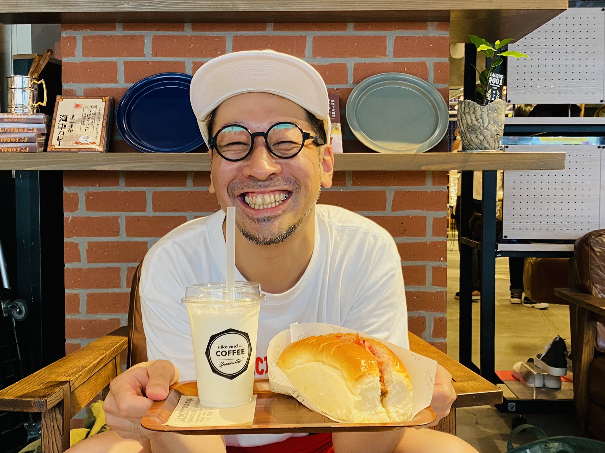 Chance The Curry キーマ Amp アチャール入り ニコアンドのカレーフェス の併設カフェにて タケナカリー監修の限定カレーパンが今日から販売開始 皆さま よろしゅう Niko And Tokyo Niko And Mozo Wondercity Niko And 神戸