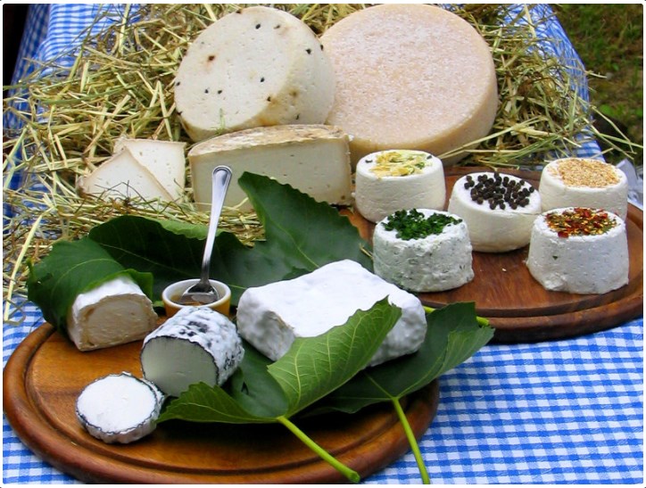 #SiCelebraOggi il #GoatCheeseDay, la giornata dedicata al formaggio di capra. Cliccate qui per scoprire la storia di questo prodotto tipico del nostro territorio 
👉 bit.ly/2TVF3vP
#food #enogastronomia #foodandwine #formaggi #tipicalfood #Brianza #Montevecchia #25giugno