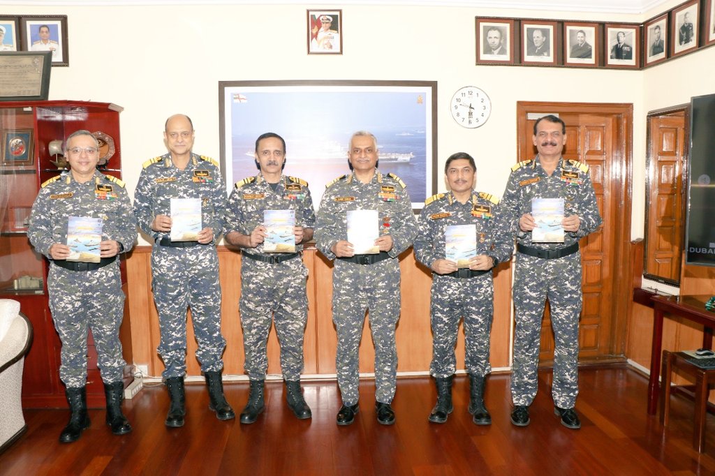 On the International #DayoftheSeafarer, launching the second book in the Naval Journey of India, 'Tacking to the Blue Waters', by @ackcomicsstudio (1/2).
#हरकामदेशकेनाम
#MaritimeConsciousness
#IndianNavalHistory
@HQ_IDS_India
@IAF_MCC
@adgpi