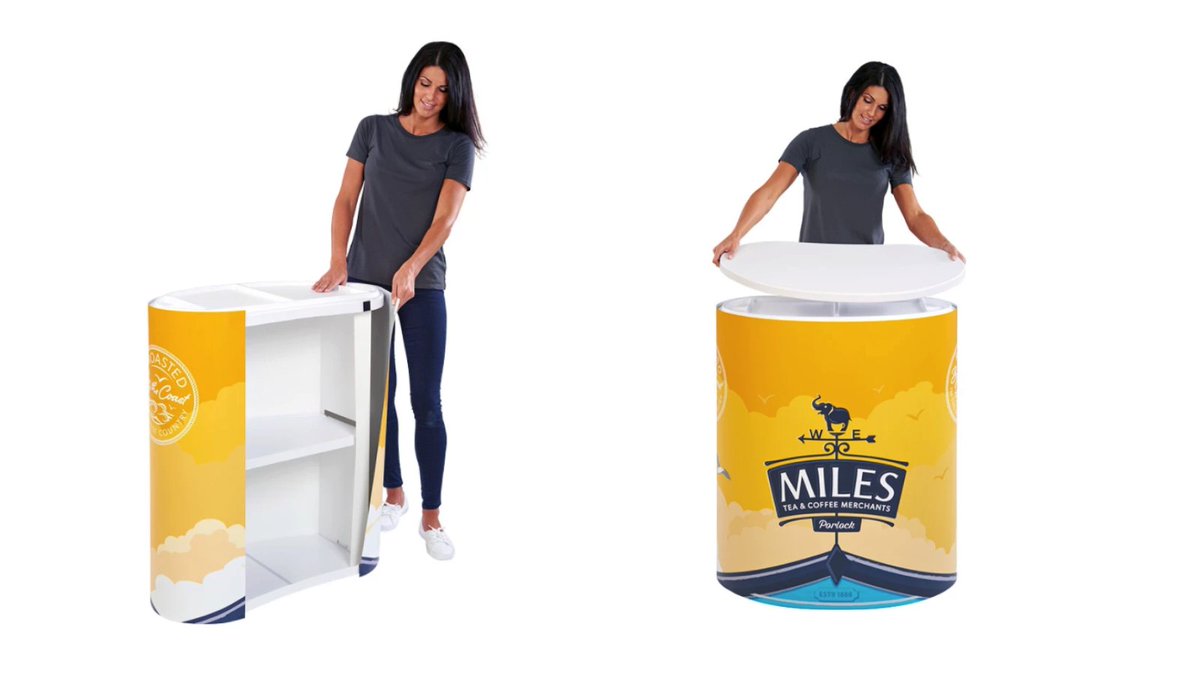 Our #Finesse2 has #generousstorage at the rear opening areas of base and a flat surfaced strengthened shelf. The #printedgraphics can be easily switched &amp; attached - perfect for multiple uses and events! 

promotor-uk.com/promotordispla…

#promostand #standstorage #eventstand #storage