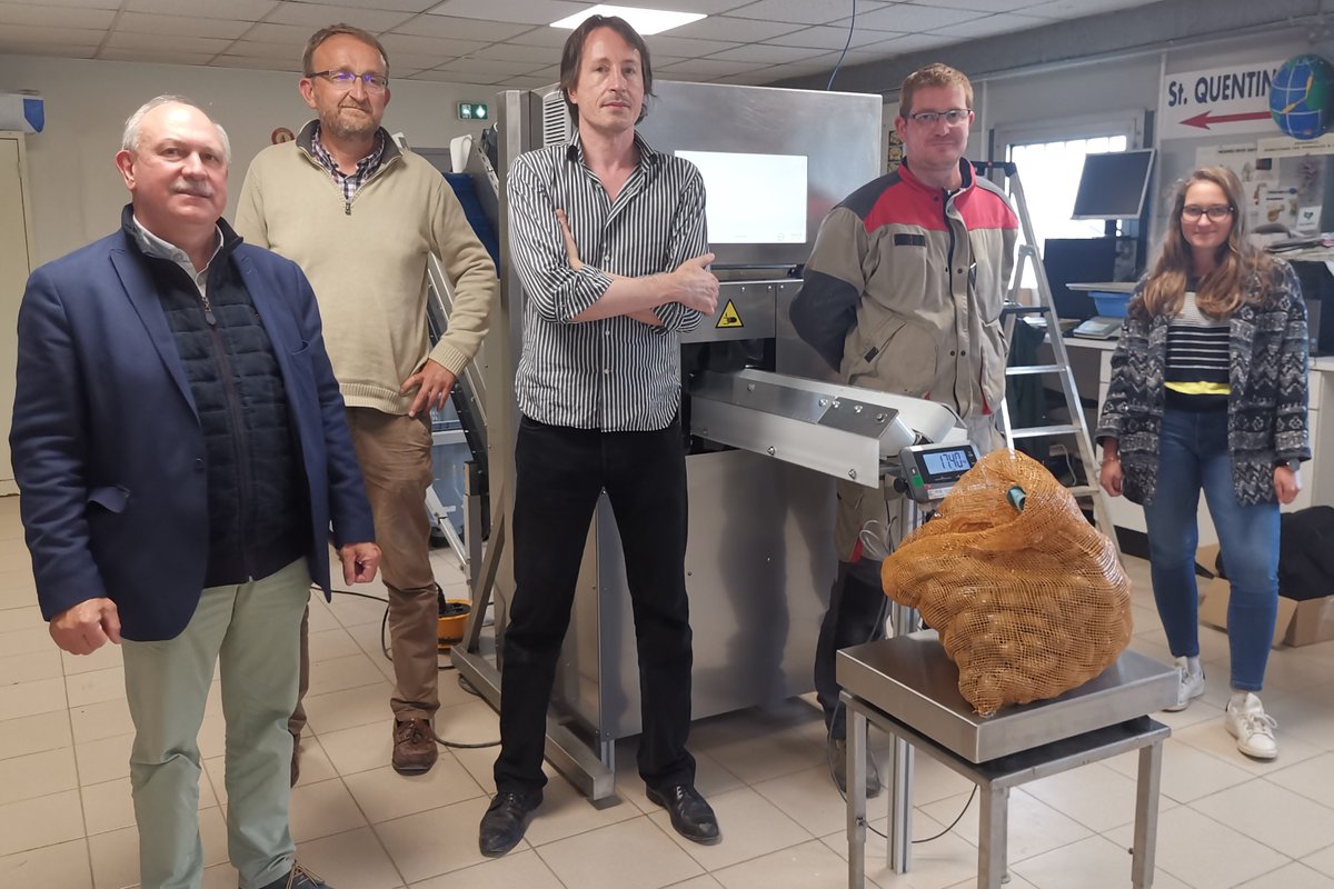 ArvalisHdF's tweet photo. La #digistation en action : le compteur automatisé de germes 🥔 a été livré cette semaine !
Une vraie innovation, fruit de plus de 2 ans de travail avec #eurocelp, pour pouvoir évaluer encore et toujours plus l'efficacité de moyens visant à limiter la germination des tubercules🥔 https://t.co/jZfzsRfcNx