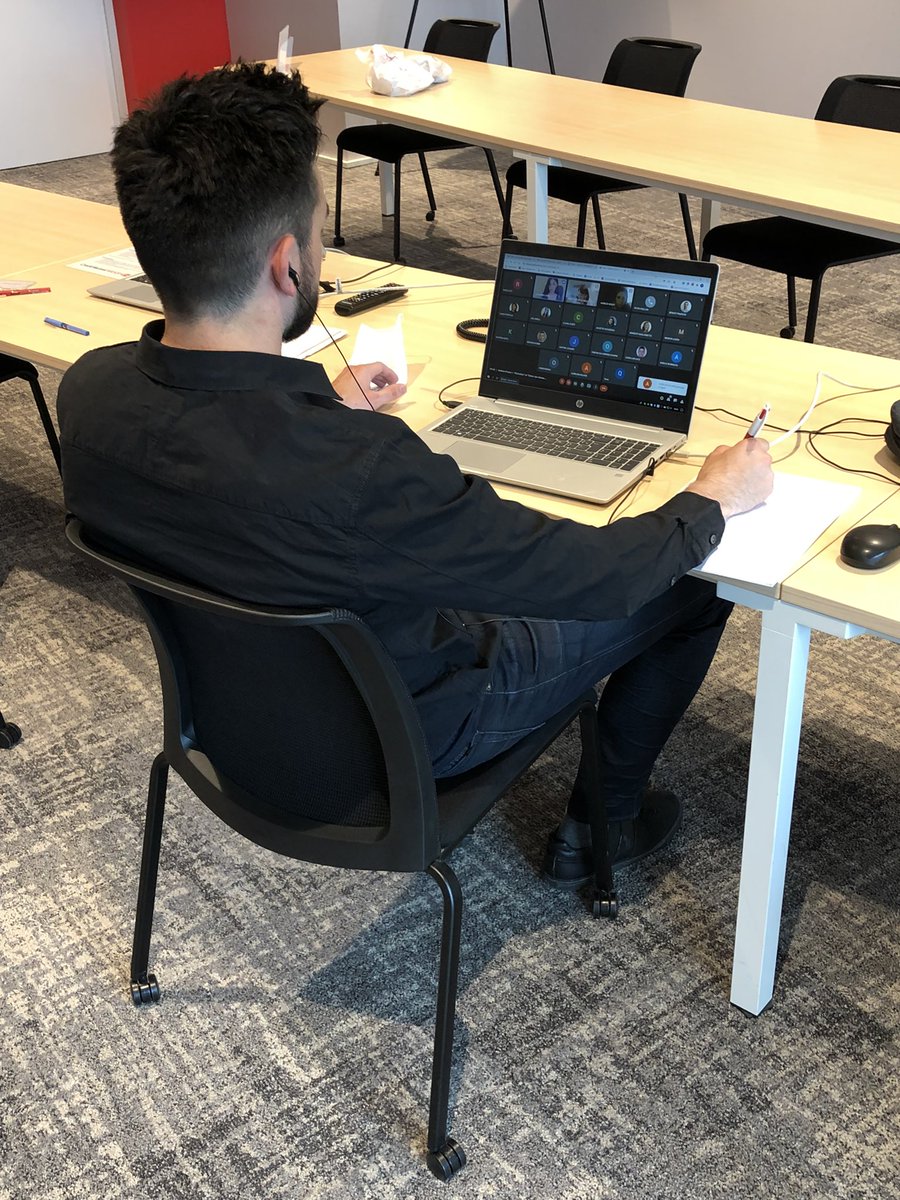 Ateliers « Employabilité Arkéa »👩🏻‍🎓🧑🏾‍🎓 C’est parti pour cette matinée à destination de nos alternants afin de les accompagner vers l’emploi (gérer son réseau pro / l’entretien de recrutement ) #alternants <a href="/WeAreArkea/">WAA|Actus</a> <a href="/cmarkea/">Crédit Mutuel Arkéa</a> <a href="/CMBretagne/">CMBretagne</a> Merci Aurélie Seguy <a href="/johanna_carre9/">Johanna Carré</a>