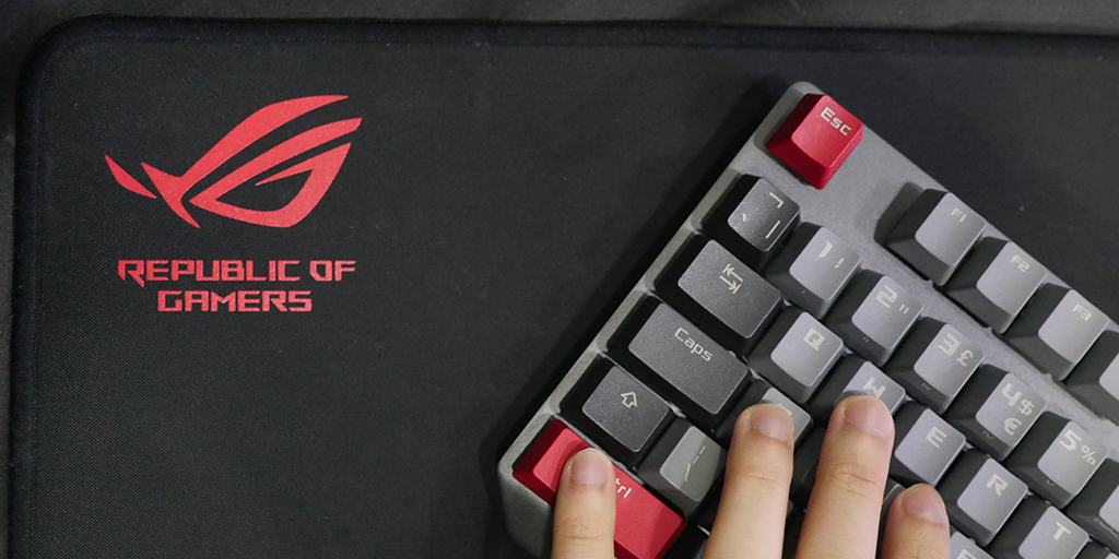 ASUS_ROGUK's tweet photo. Want to enter our #RMGDraw to be in with a chance of winning an ASUS Gift Card and a @GamesplanetUK voucher
What to do?
-Post a photo/ video of your ASUS product from the #RMG List
-Write a review
-UK resident
-Use @asus_roguk & #RMGDraw
https://t.co/tjJlPHj69I https://t.co/4D8rRZaCDv
