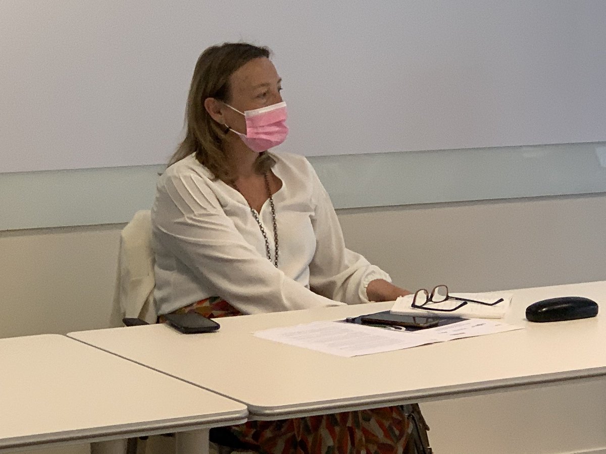 eoi's tweet photo. 📣 "Hay que pensar a lo grande, desde EOI queremos ser referente en igualdad y trabajar con más asociaciones. Estamos muy felices de acoger hoy a mujeres líderes que trabajan por la igualdad y fomentar el networking" @nievesoli https://t.co/Cx2ewJcTHu
