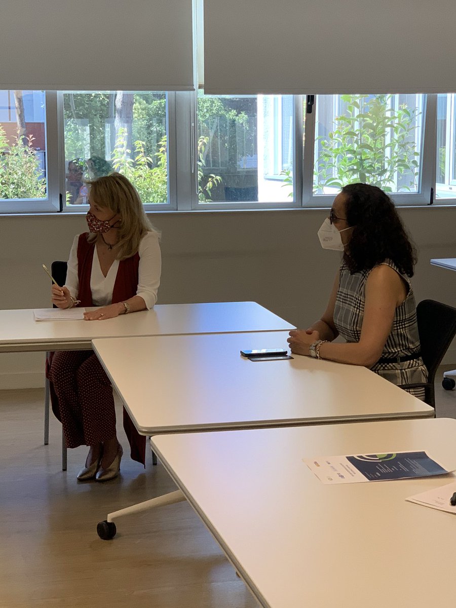 eoi's tweet photo. 📣 "Hay que pensar a lo grande, desde EOI queremos ser referente en igualdad y trabajar con más asociaciones. Estamos muy felices de acoger hoy a mujeres líderes que trabajan por la igualdad y fomentar el networking" @nievesoli https://t.co/Cx2ewJcTHu