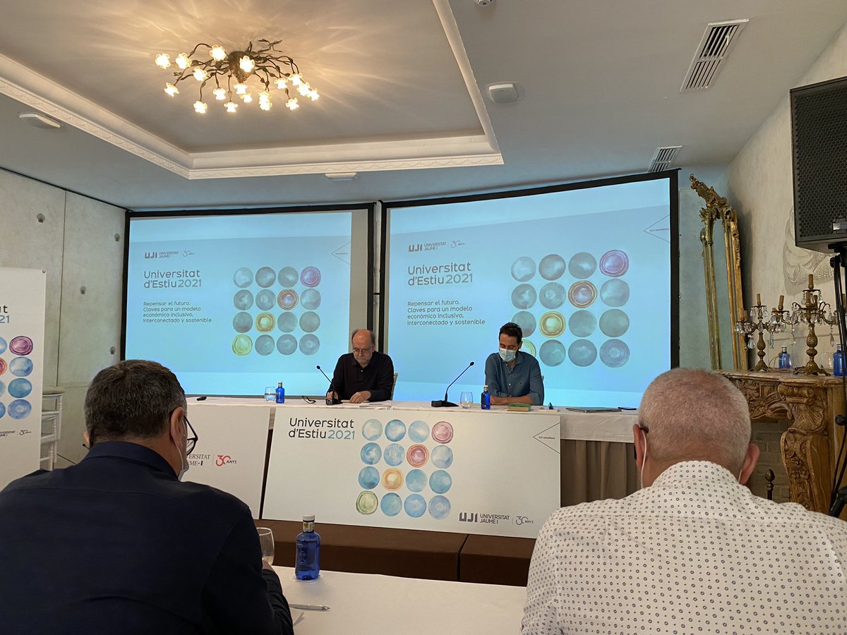 vcortelora's tweet photo. Iniciamos la segunda jornada del curso organizado por @cModelEcoUJI con @carlos_taibo y el #decrecimientoeconomico #repensarelfuturo  #modeleconomic @UJIuniversitat  #universitat_estiu https://t.co/OO2jSsl64d