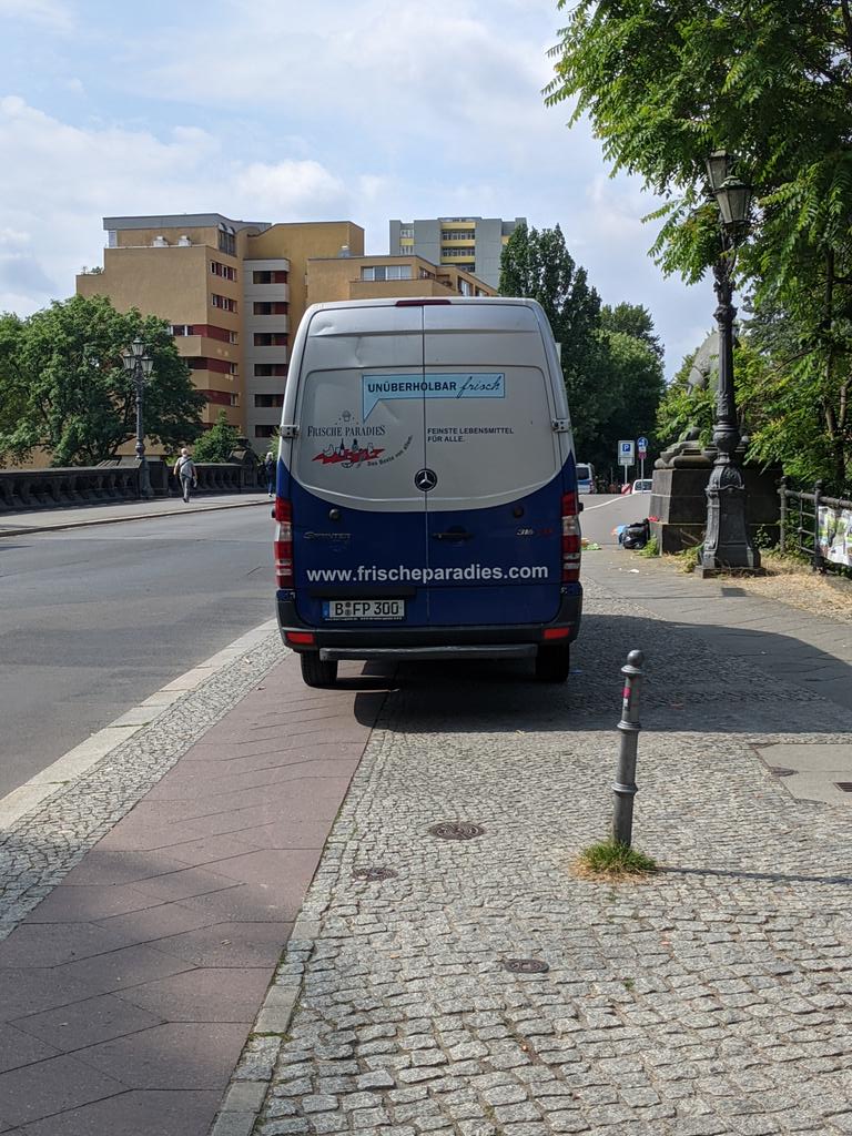 Tolle Werbung - Unüberholbar - gilt leider auch für Parken ohne #Überallparkerlaubnis