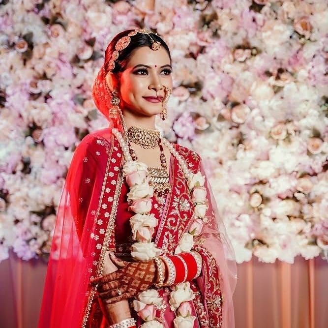 JunejaSohni's tweet photo. This quintessential bridal elegance has our heart😍
https://t.co/TxvMLYTDSe

#makeupbysohnij #bridalmakeupartists #bridalmakeup #bridalmakeupinspiration #bridalmakeup #bridalmakeuptutorials #weddingmakeuplook #weddingstyle #weddingmakeupinspiration #weddingmakeupartist https://t.co/abLwsJrvJZ