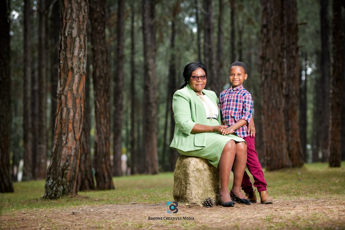 BakoneCreatives's tweet photo. Friyay Photoshoot with Grandma.

Book us @: 
0814624087 | info@bakonecreativesmedia.co.za | https://t.co/xA51yRXLqs 

Follow us: #Facebook #Instagram

#bakonecreativesmedia #creatingvisualmemories #FamilyMeeting #malema #level4 #julius #bonang #XoliMfeka #pietrampedi #piet #eff https://t.co/QfPuq6VvCP