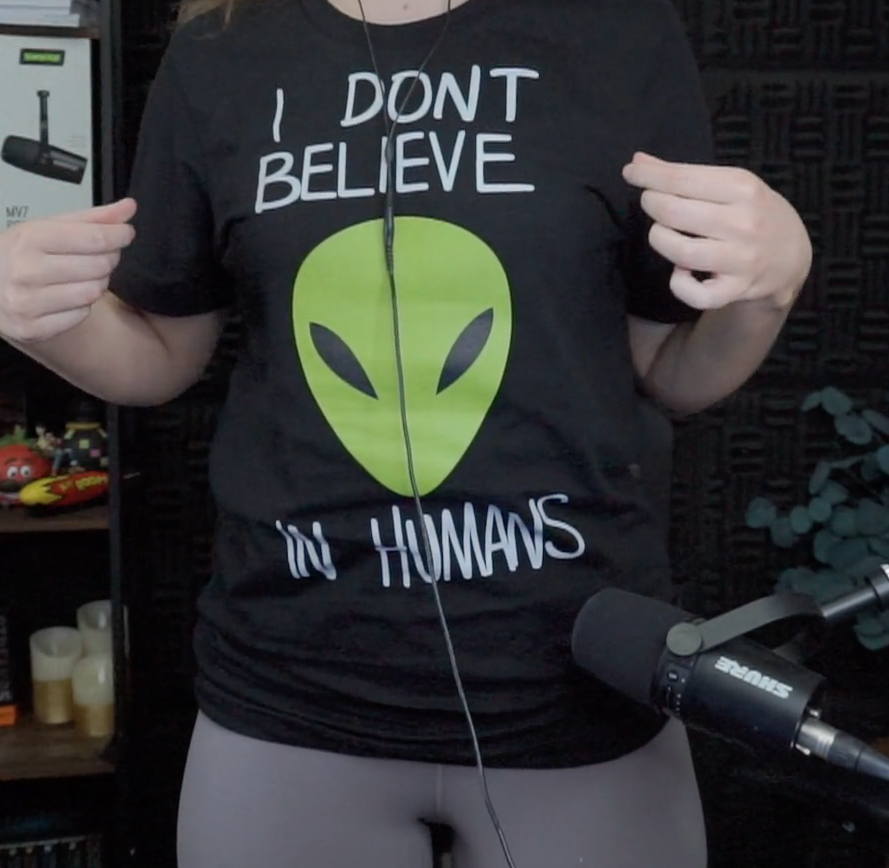 Loeya's tweet photo. LIVE LIVE LIVE 
also thanks @FortniteGame for the shirt!
https://t.co/tQO3QMicjX https://t.co/8vmUQSjr50