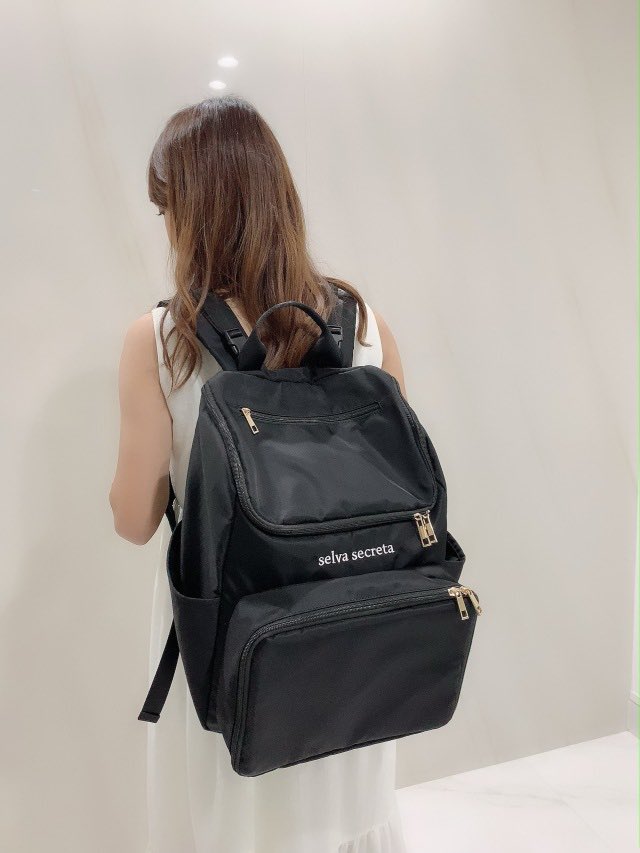 selva_secreta's tweet photo. 人気の #マザーズリュック から新作が登場♡
リュック内部の内側仕切りを外したタイプが新発売！

今までの便利機能は備えたまま、大きな荷物をそのまま入れられるようになっています✔︎

商品詳細はこちら⇩
https://t.co/88bv5X1SIt

#selvasecreta #川崎希 #マザーズバッグ https://t.co/9kilMu2HIW