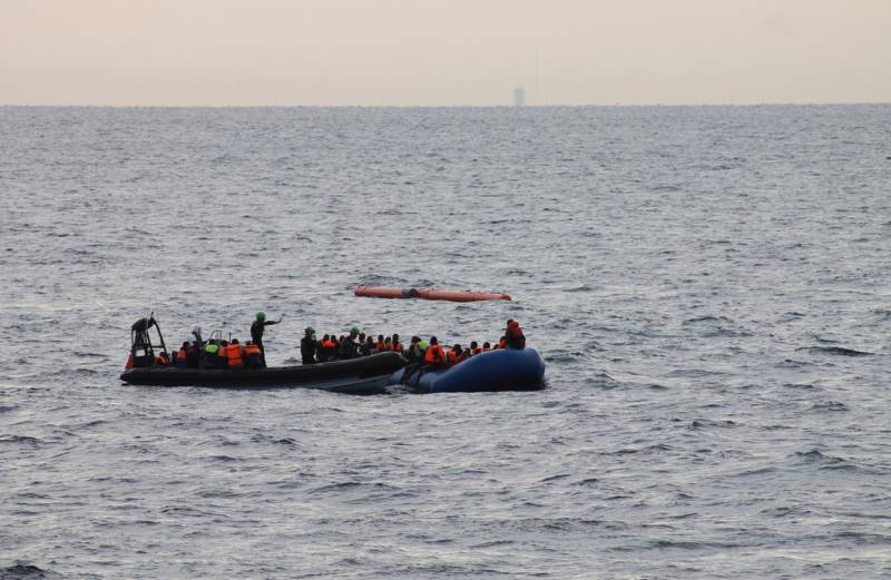yeryuzupostasi's tweet photo. Akdeniz’de yeni göçmen katliamı: Yemen açıklarında 14 Haziran'da alabora olan teknede bulunan en az 300 göçmenin hayatını kaybettiği açıklandı

https://t.co/BOtBE7Puiw https://t.co/GMP4eb0OXJ