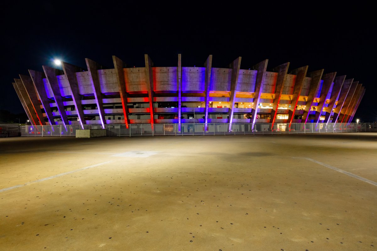 SLOinBRA's tweet photo. V barvah slovenske trobojnice tudi Nacionalna knjižnica v Brasílii, stadion Mineirāo v Belo Horizonte, stavba FIESP na Avenia Paulista v São Paulu in zakonodajna skupščina zvezne države Pernambuco. Hvala dobrim in številnim prijateljem 🇸🇮 širom Brazilije. @MZZRS @vladaRS https://t.co/SxFGOkQA9t