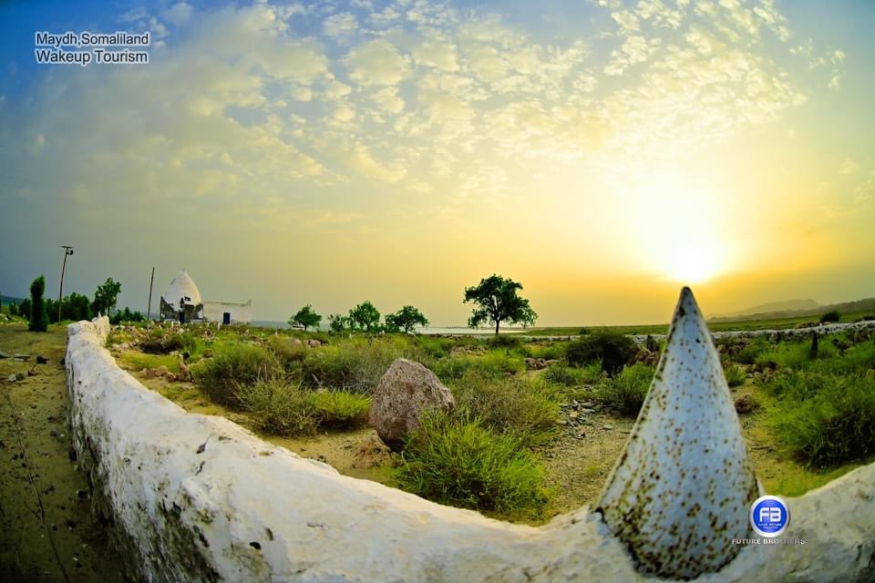 mubarigmario's tweet photo. Magaalada Taariikhiga ah ee Maydh iyo Qabrigii Sheekh Isxaaq .
#wakeuptourism
#maydh #Sanaag #Somaliland #futurebrothers #sheekhisxaaq https://t.co/tBwzpzgkR3