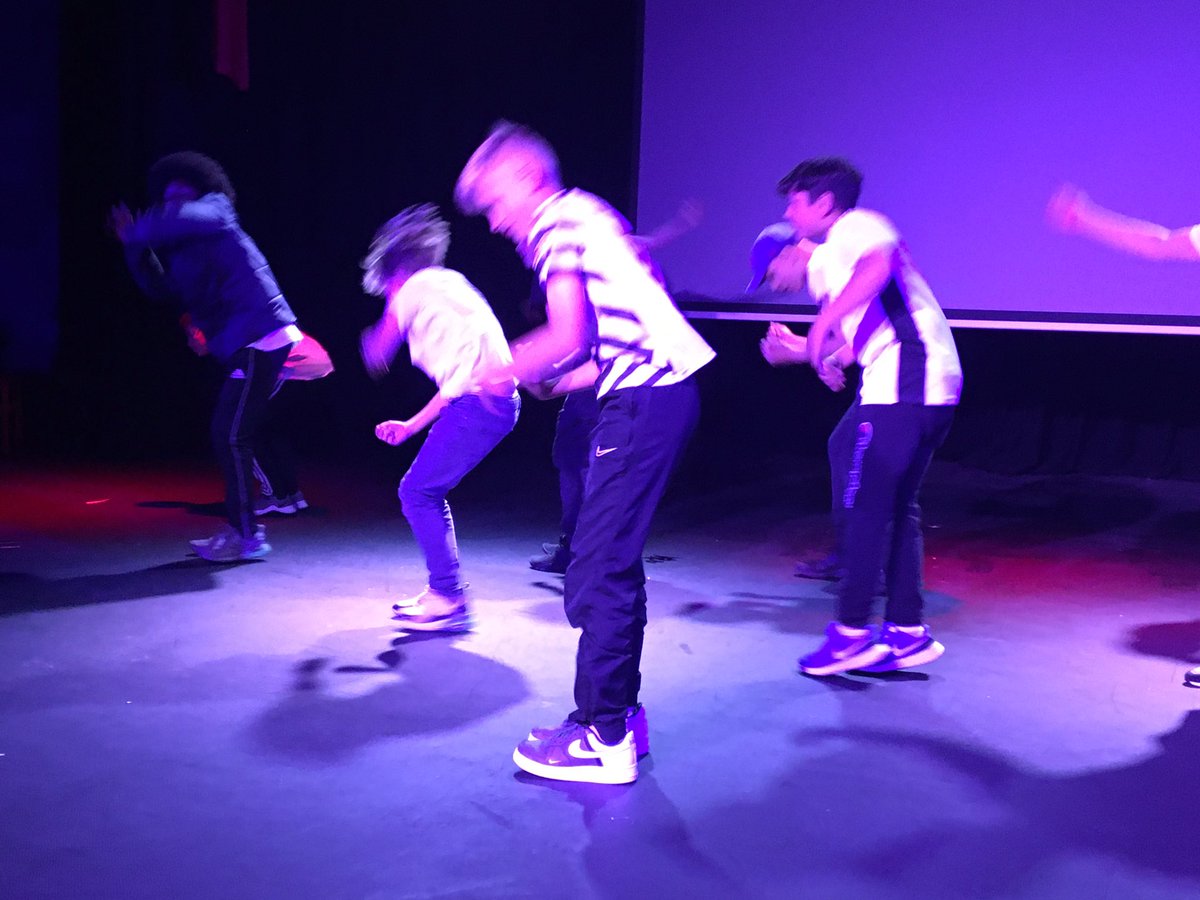 ... and finally, some more dance. Well done to every Entry boy.