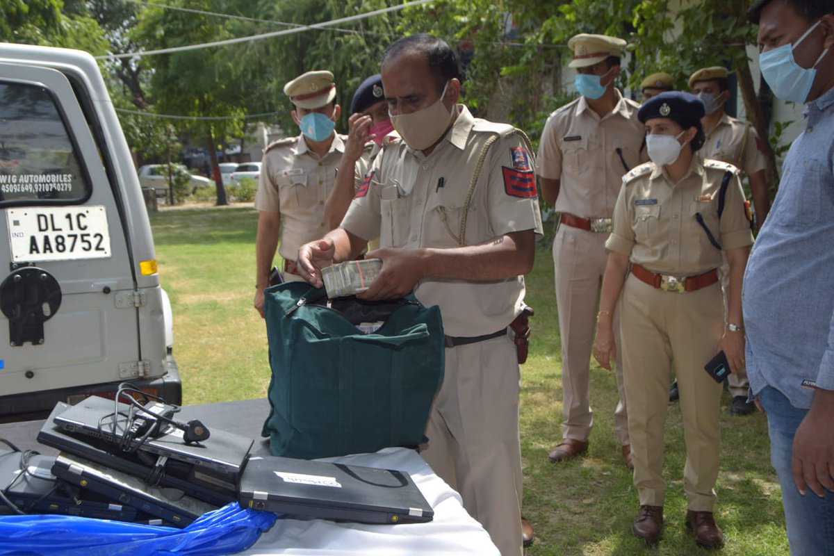 DCP_SHAHDARA's tweet photo. A Massive "Fake" Call Centre Racket being operated in Jagatpuri Area, busted. Arrested 84 persons including 5 Main Accuseds and recovered Cash Rs. 64.30 Lac, 93 Laptops, 4 Computers and Two SUVs. They Cheat Amazon Customers of USA in the name of Amazon INC.
@CPDelhi
@JointCP_ER https://t.co/1opnhuODA9