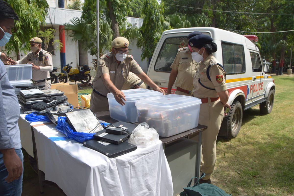 DCP_SHAHDARA's tweet photo. A Massive "Fake" Call Centre Racket being operated in Jagatpuri Area, busted. Arrested 84 persons including 5 Main Accuseds and recovered Cash Rs. 64.30 Lac, 93 Laptops, 4 Computers and Two SUVs. They Cheat Amazon Customers of USA in the name of Amazon INC.
@CPDelhi
@JointCP_ER https://t.co/1opnhuODA9